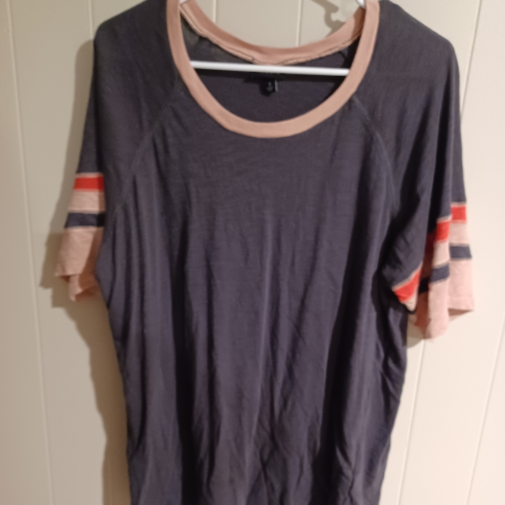 Torrid Grey/Pink shirt size 3